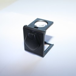 N1600 Лупа на складывающейся пластмассовой стойке с подсветкой х5-25мм N1600 Лупа на складывающейся пластмассовой стойке с подсветкой х5-25мм